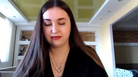 Elizabeth  online show from February 27, 2025, 10:59 am