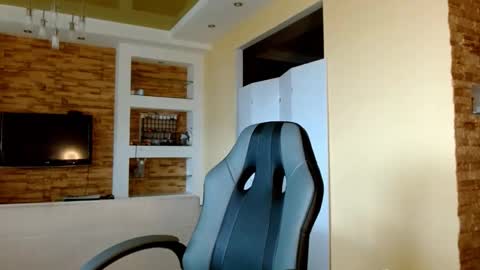 Elizabeth  online show from October 10, 2025, 7:18 am