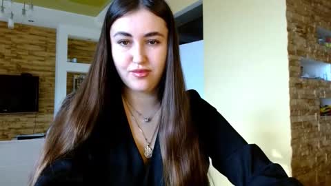 Elizabeth  online show from October 16, 2025, 6:47 am