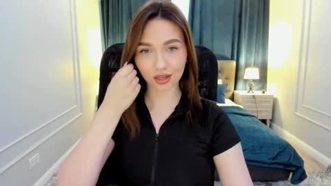 Kate online show from March 6, 2025, 3:35 am