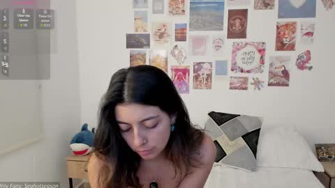 Aria Independent model online show from April 28, 2026, 2:27 am