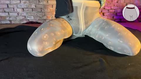 seamlessly online show from November 14, 2025, 4:38 pm