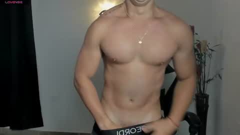 Snapshot of sean_brownx chatting on June 20, 2026, 2:20 pm Sean online show from June 20, 2026, 2:20 pm