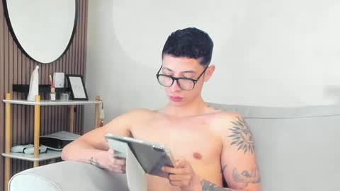 SEBASTIAN online show from April 22, 2026, 12:39 pm