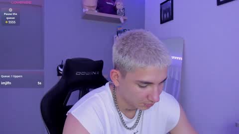 Snapshot of sebas__23 chatting on February 2, 2025, 12:09 am Sebastin online show from February 2, 2025, 12:09 am