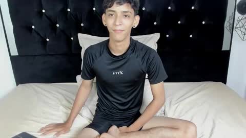 Snapshot of sebas_cat chatting on February 17, 2026, 1:46 am Sebastian Alvarez online show from February 17, 2026, 1:46 am