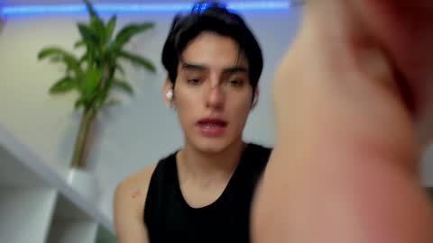 Snapshot of sebas_rosse chatting on January 6, 2025, 10:37 pm sebastian online show from January 6, 2025, 10:37 pm