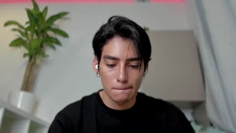 Snapshot of sebas_rosse chatting on January 12, 2025, 1:11 am sebastian online show from January 12, 2025, 1:11 am