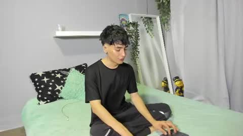 Snapshot of sebas_rosse chatting on June 9, 2026, 11:27 pm sebastian online show from June 9, 2026, 11:27 pm