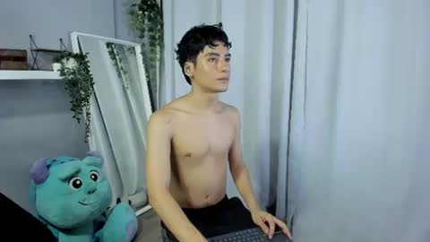 Snapshot of sebas_rosse chatting on July 23, 2026, 1:58 am sebastian online show from July 23, 2026, 1:58 am