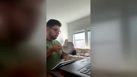 sebasbilbao7 online show from March 18, 2026, 3:37 pm