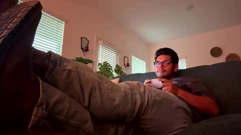 sebasbilbao7 online show from April 17, 2026, 12:57 am