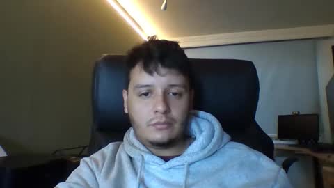 sebasosorio42 online show from February 14, 2026, 12:13 pm