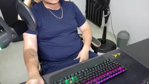 Snapshot of sebassarmi98 chatting on December 2, 2025, 3:23 am George online show from December 2, 2025, 3:23 am