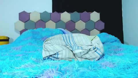 Snapshot of sebastian_025 chatting on December 4, 2024, 7:06 am Sebastian online show from December 4, 2024, 7:06 am