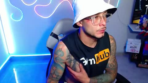 Snapshot of sebastian_025 chatting on October 3, 2025, 8:11 am Sebastian online show from October 3, 2025, 8:11 am