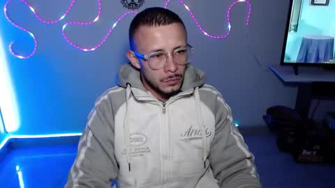 Snapshot of sebastian_025 chatting on October 18, 2025, 12:28 pm Sebastian online show from October 18, 2025, 12:28 pm