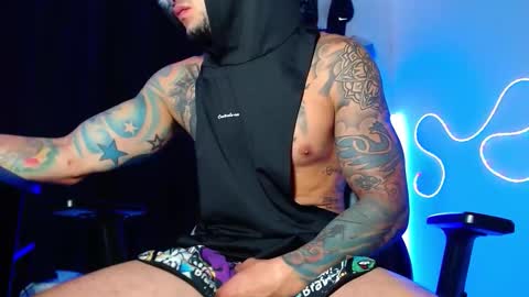 Snapshot of sebastian_025 chatting on December 19, 2025, 10:22 am Sebastian online show from December 19, 2025, 10:22 am