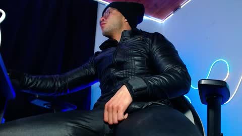 Snapshot of sebastian_025 chatting on January 6, 2026, 9:57 am Sebastian online show from January 6, 2026, 9:57 am