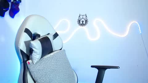 Snapshot of sebastian_025 chatting on February 11, 2026, 5:01 am Sebastian online show from February 11, 2026, 5:01 am