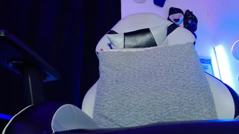 Snapshot of sebastian_025 chatting on February 28, 2026, 10:49 am Sebastian online show from February 28, 2026, 10:49 am