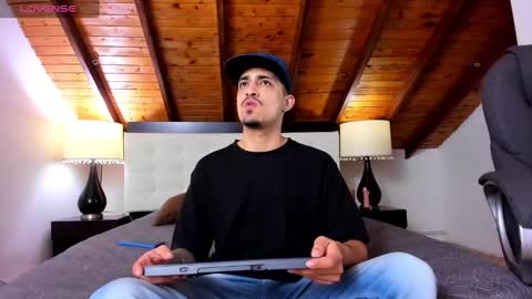 Sebastian Berne online show from February 10, 2025, 7:38 pm