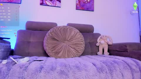     .  INDEPENDENT MODEL online show from March 29, 2026, 3:01 pm