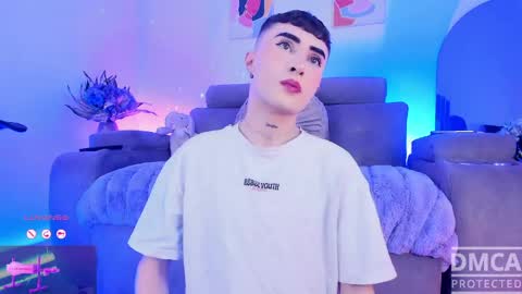     .  INDEPENDENT MODEL online show from April 18, 2026, 4:49 am