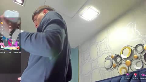  Sebastian  online show from September 9, 2025, 12:37 pm