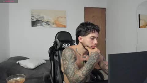 Snapshot of sebastianortizm chatting on August 2, 2026, 1:04 am Lucian Sinclair online show from August 2, 2026, 1:04 am