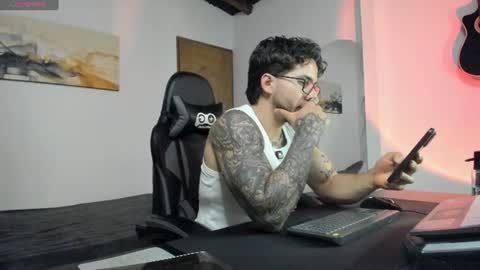 Snapshot of sebastianortizm chatting on August 9, 2026, 12:34 am Lucian Sinclair online show from August 9, 2026, 12:34 am