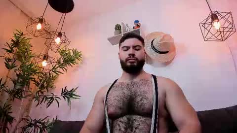 Instagram jeanpaulfit  online show from July 17, 2026, 10:25 pm