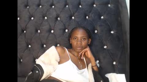 sebatrishaa online show from November 1, 2025, 5:26 pm