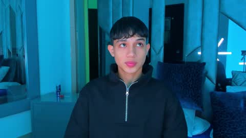 Sebastian online show from September 18, 2025, 4:25 am