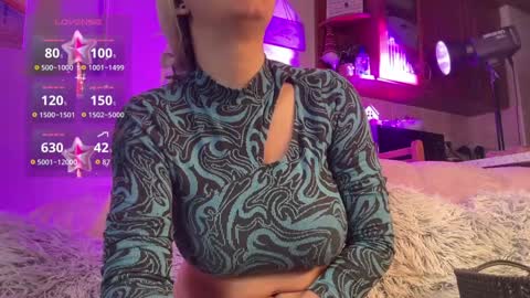 Snapshot of sebilone chatting on January 17, 2026, 8:52 am Hennriette and Sebastian online show from January 17, 2026, 8:52 am