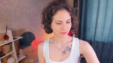 Mia online show from July 3, 2026, 6:09 am