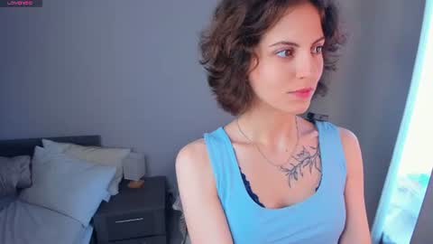 Mia online show from July 20, 2026, 5:33 am