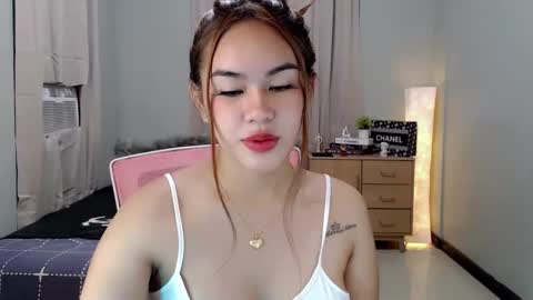 Chloe online show from February 12, 2025, 11:40 am