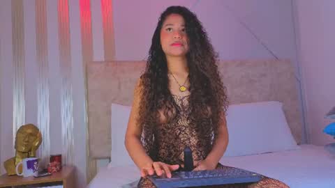 Snapshot of secretestrella chatting on July 30, 2026, 4:22 am secretestrell online show from July 30, 2026, 4:22 am