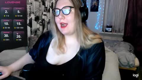 SecretGodnes online show from December 22, 2025, 2:03 pm