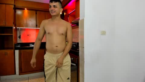 Snapshot of secrethause71605 chatting on January 7, 2025, 9:25 pm NIKOL online show from January 7, 2025, 9:25 pm