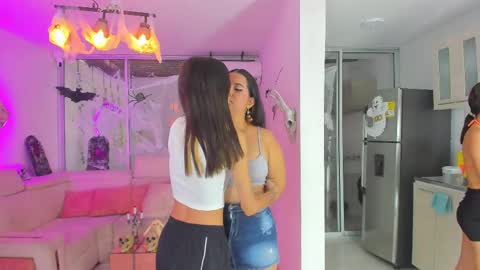 Snapshot of secrethause71605 chatting on October 7, 2025, 9:34 pm NIKOL online show from October 7, 2025, 9:34 pm