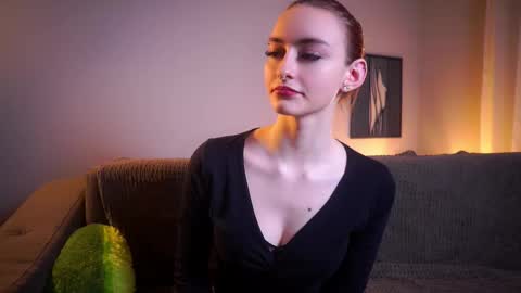 Snapshot of secrethustle chatting on December 22, 2025, 11:51 am Lily online show from December 22, 2025, 11:51 am