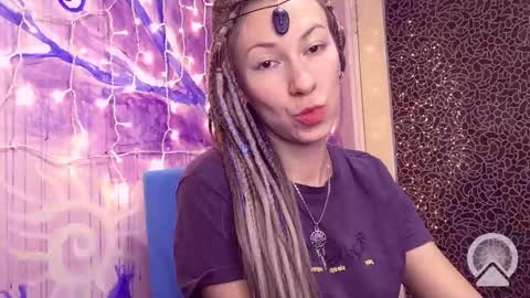 Helen online show from December 4, 2024, 12:47 pm