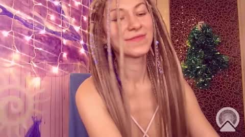 Helen online show from December 7, 2024, 3:30 pm