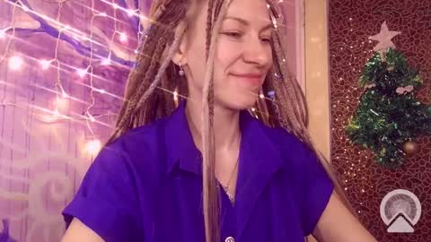 Helen online show from December 8, 2024, 4:39 pm
