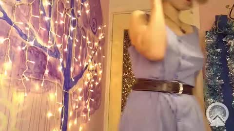 Helen online show from December 20, 2024, 1:33 pm