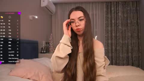 Snapshot of seductique chatting on February 15, 2026, 3:42 pm Mia online show from February 15, 2026, 3:42 pm