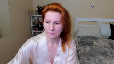 seductive_foxy_ online show from September 29, 2025, 1:11 am