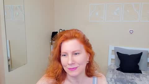 seductive_foxy_ online show from February 15, 2026, 7:10 pm